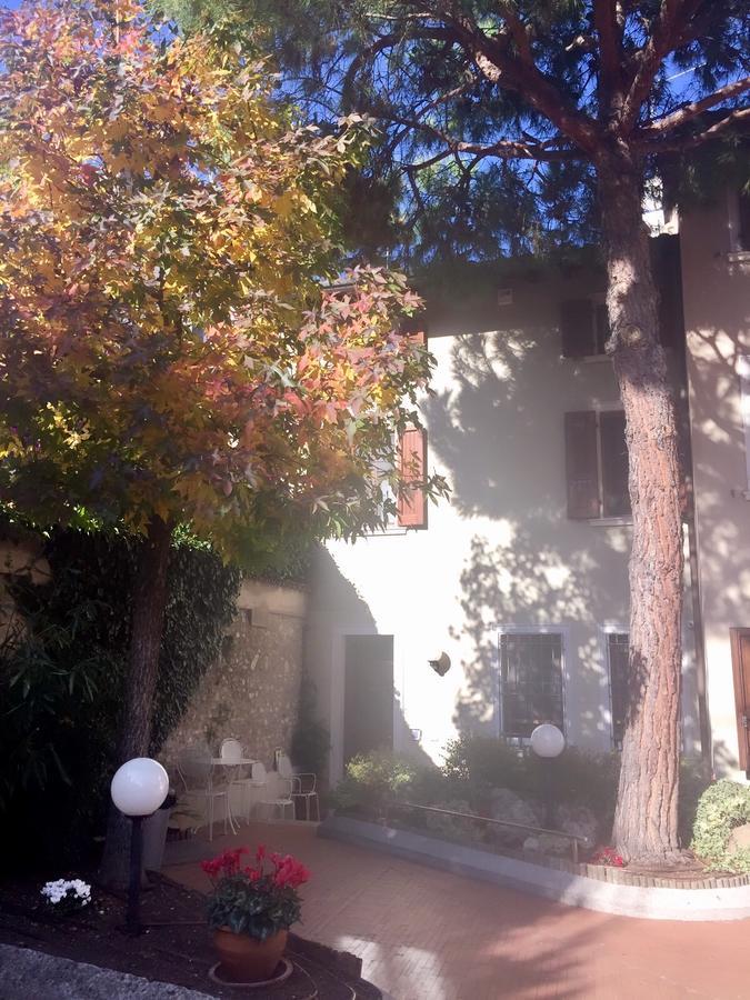 ديسينسانو ديل غاردا Marie Rose Luxury B&B & Apartment المظهر الخارجي الصورة