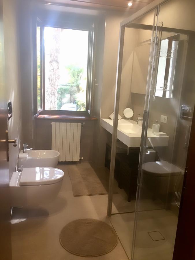 ديسينسانو ديل غاردا Marie Rose Luxury B&B & Apartment المظهر الخارجي الصورة