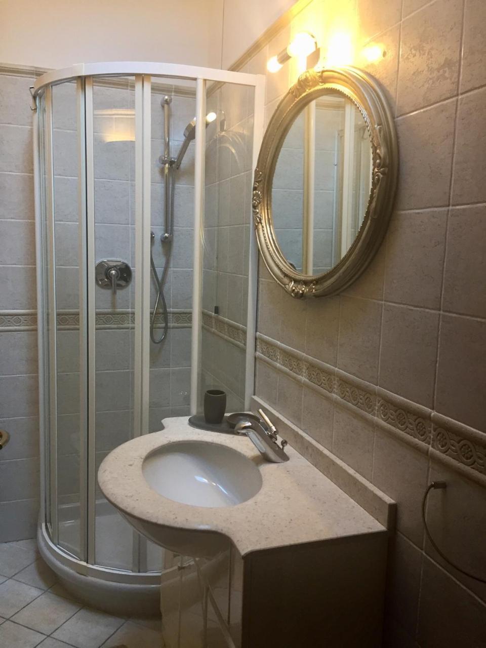 ديسينسانو ديل غاردا Marie Rose Luxury B&B & Apartment المظهر الخارجي الصورة